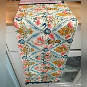 TABLE RUNNER 13" x 36" LILY & LARK Decorative EMBROIDERED Floral BRAND-NEW w/tag